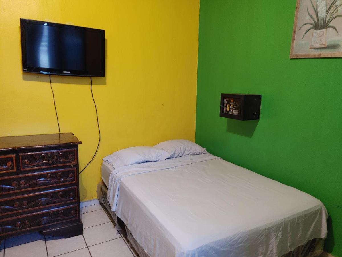 Hotel La Guacamayos La Ceiba Cameră foto